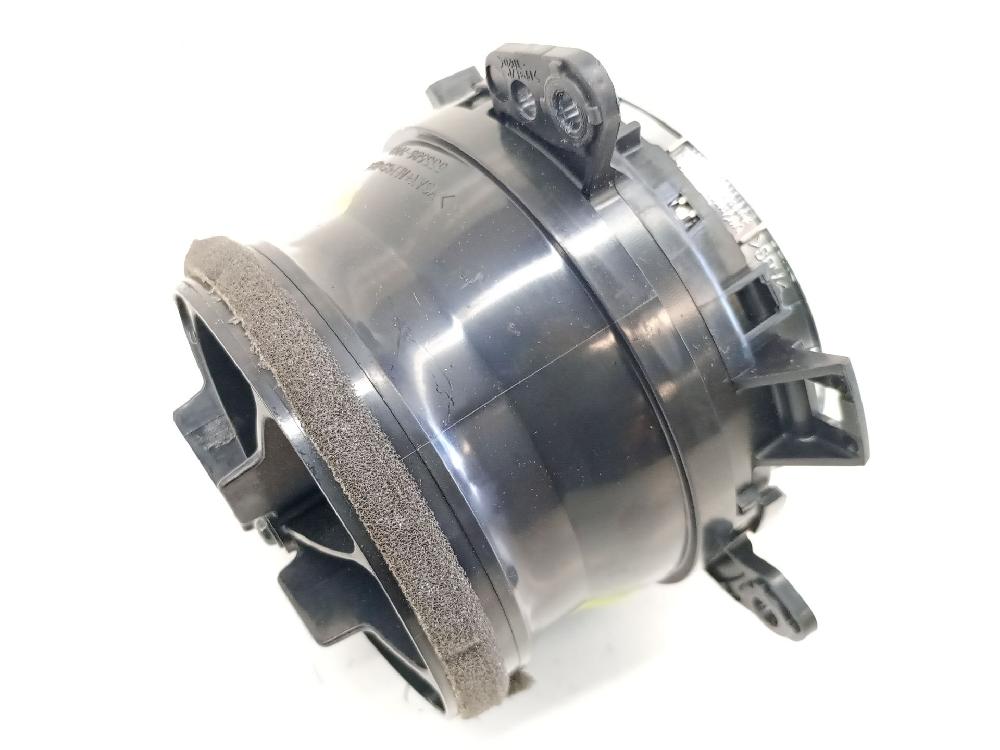 Aireador izquierdo 2ZR-FXE 5556862280 de Toyota Auris (_e15_) 2007-2012 136 CV - pieza usada