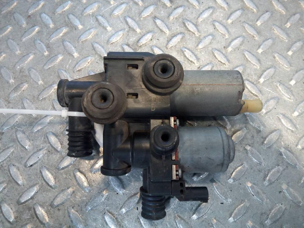 Válvula de intercambio de calefaccion 204D4 64118369807 de Bmw Serie 3 coupe (e46) 1999-2006 150 CV con 1 km - pieza usada