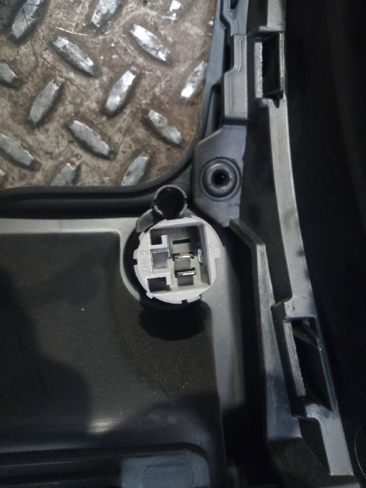 Consola central 199A9000 735527242 de Fiat Punto evo (199_) 2009-2012 75 CV con 179001 km - pieza usada