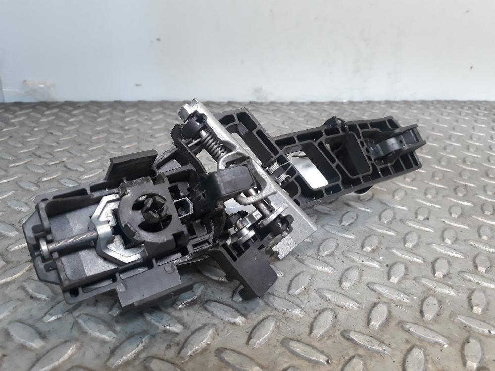 Maneta exterior trasera derecha UGJC 1788863 de Ford Fiesta vi van 2010-2017 75 CV con 1 km - pieza usada