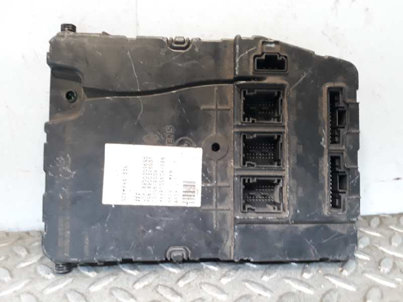 RENAULT Megane 2 generation (2002-2012) Fuse Box 8200309690 18525825