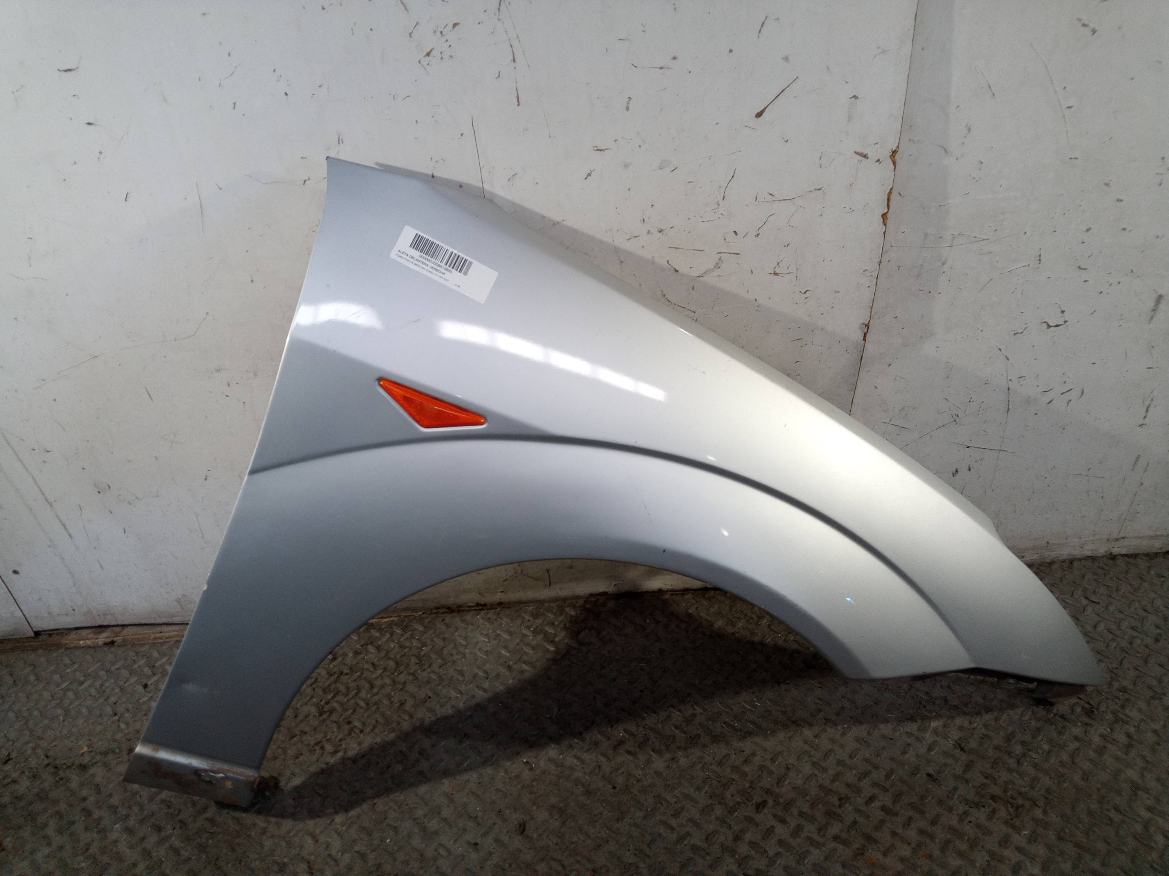 PEUGEOT Focus 1 generation (1998-2010) Front Right Fender 21085494