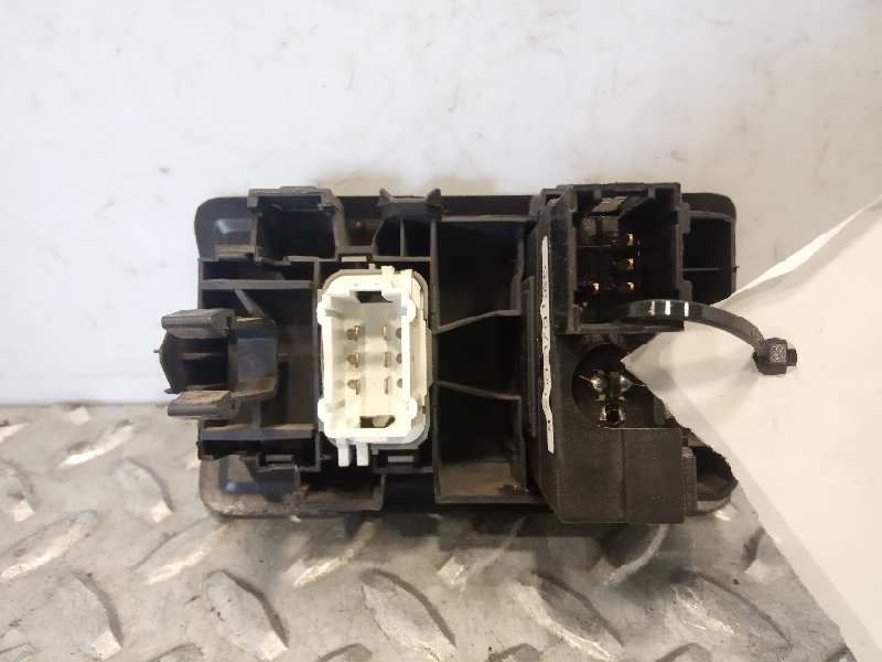 RENAULT Clio 3 generation (2005-2012) Other part 8200379685 24837960