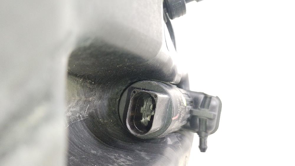 Depósito limpia A 16 XER,B 16 XER 13260579 de Opel Astra j (p10) 2009-2015 115 CV con 194671 km - pieza usada