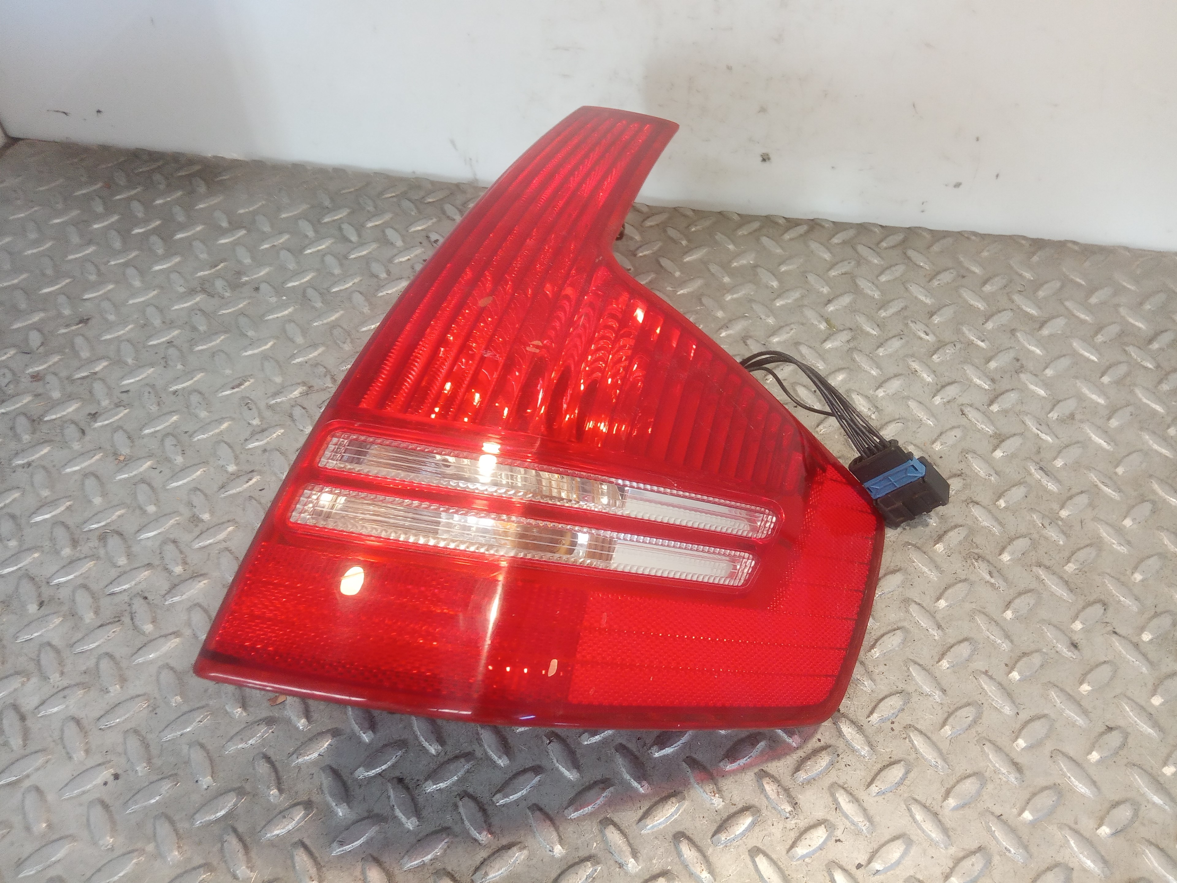 CITROËN C4 1 generation (2004-2011) Rear Right Taillight Lamp 6351T8 18677946
