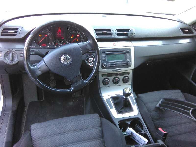 VOLKSWAGEN Passat B6 (2005-2010) Galinių dešinių durų stiklo pakelėjas 3C5839462J 18733887