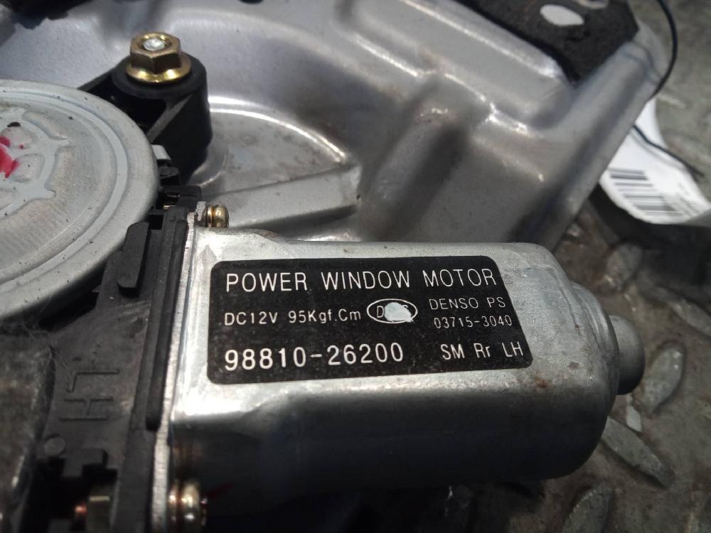 Elevalunas trasero izquierdo D4EA 9881026200 de Hyundai Santa fé i (sm) 2001-2006 113 CV con 1 km - pieza usada