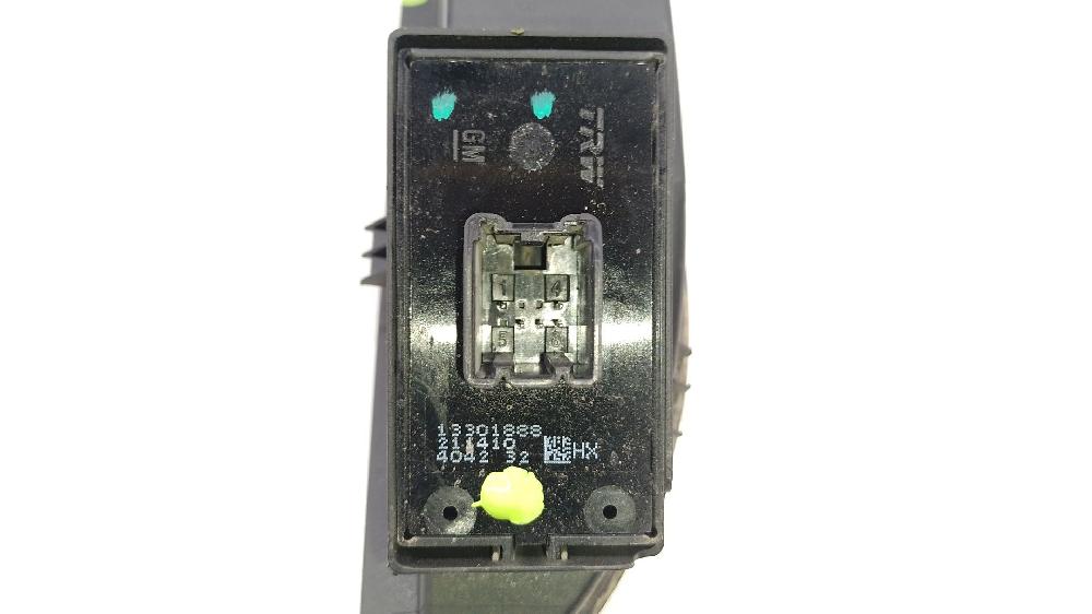 Mando elevalunas trasero izquierdo A 16 XER,B 16 XER 13301888 de Opel Astra j (p10) 2009-2015 115 CV con 194671 km - pieza usada
