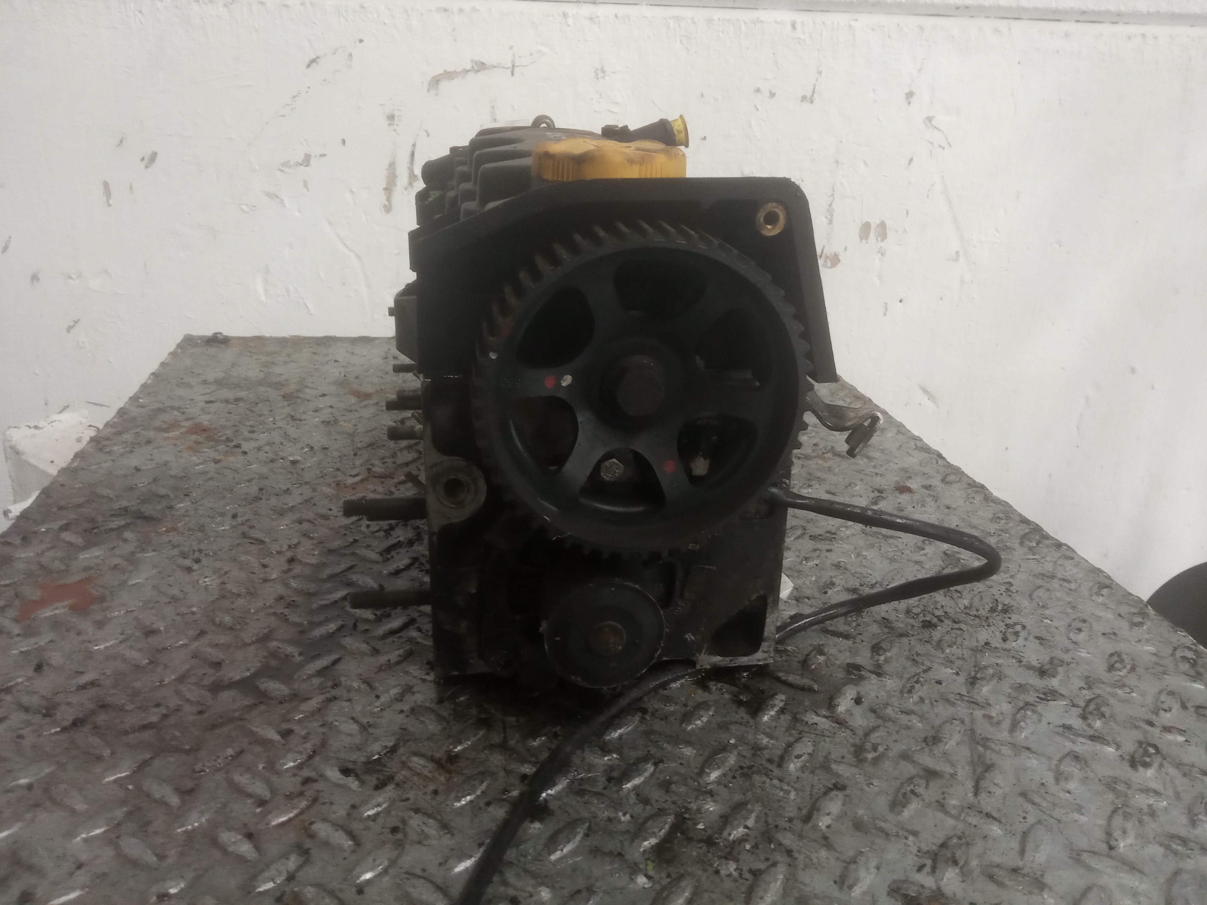 OPEL Zafira B (2005-2010) Chiulasă motor 55193091 24774142