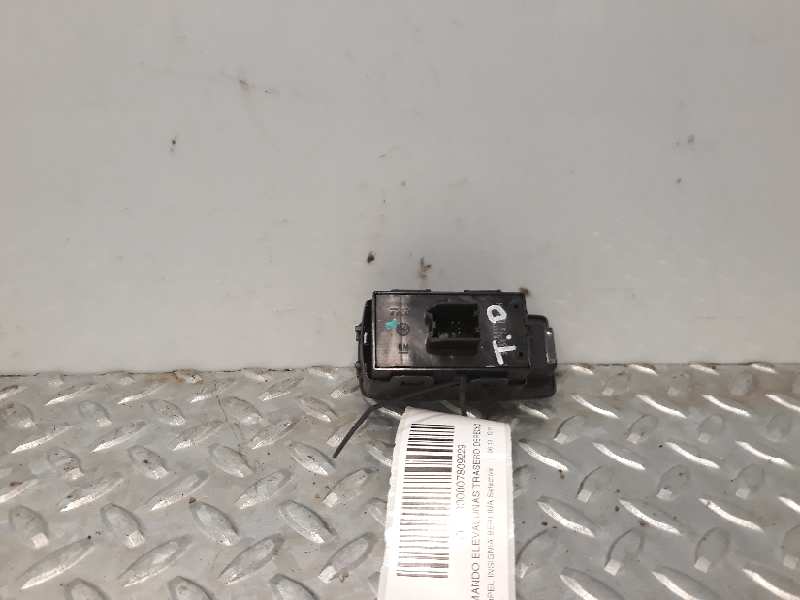 Mando elevalunas trasero derecho A20DTH 13301888 de Opel Insignia a sedán (g09) 2008-2017 163 CV con 91001 km