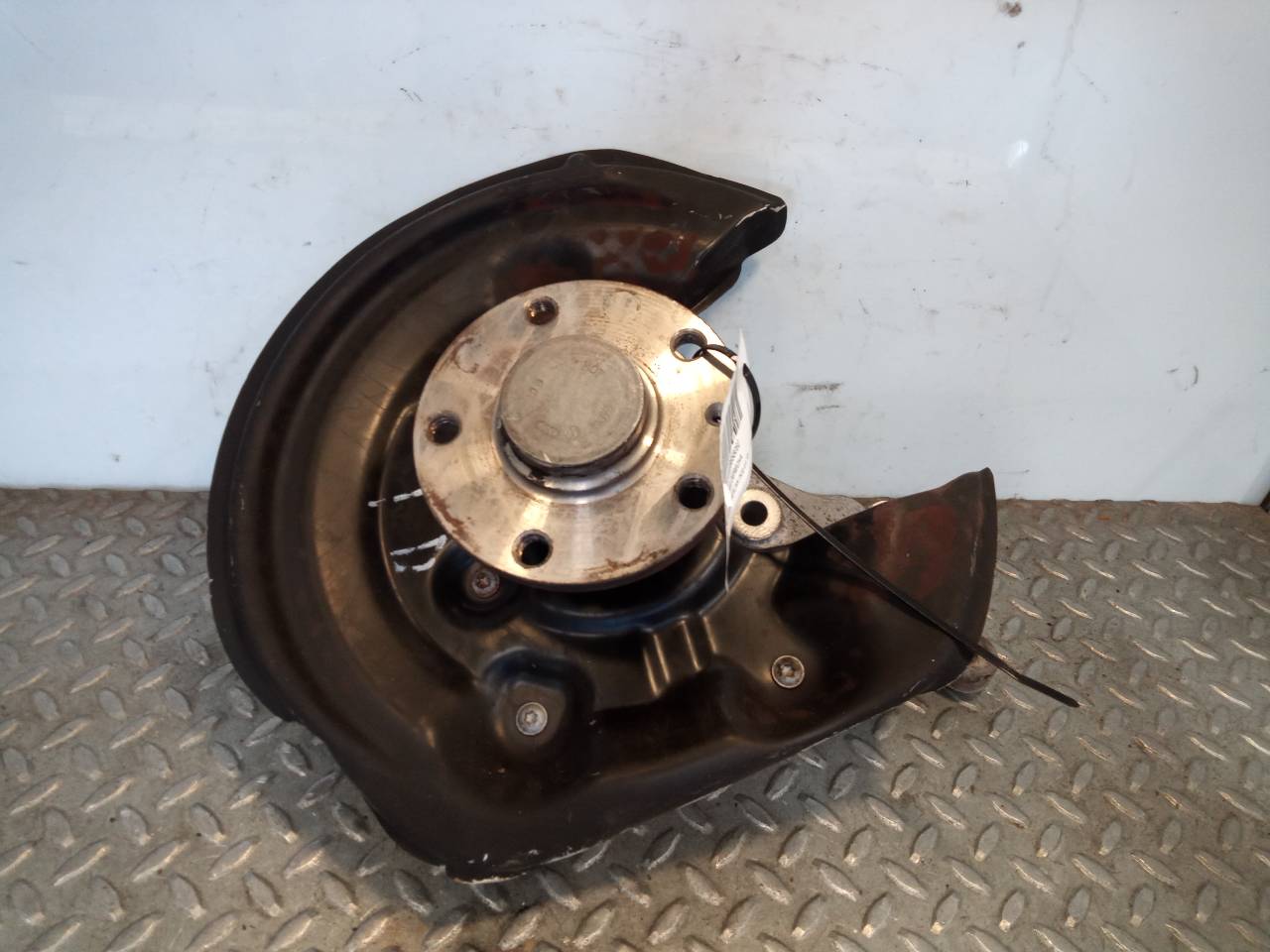 VOLKSWAGEN Passat B6 (2005-2010) Rear Right Wheel Hub 23331830