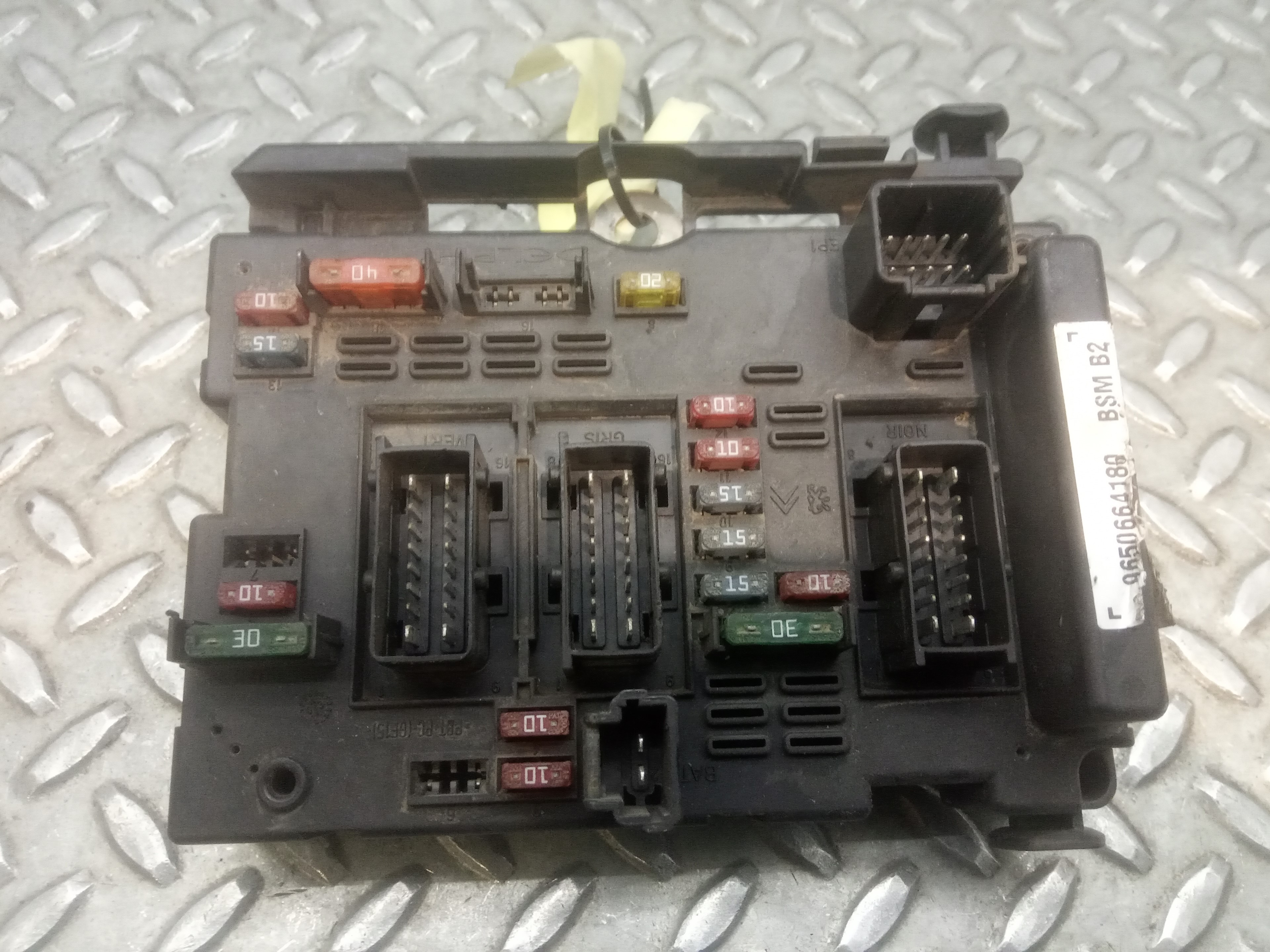 PEUGEOT 206 1 generation (1998-2009) Fuse Box 9650664180 18553496