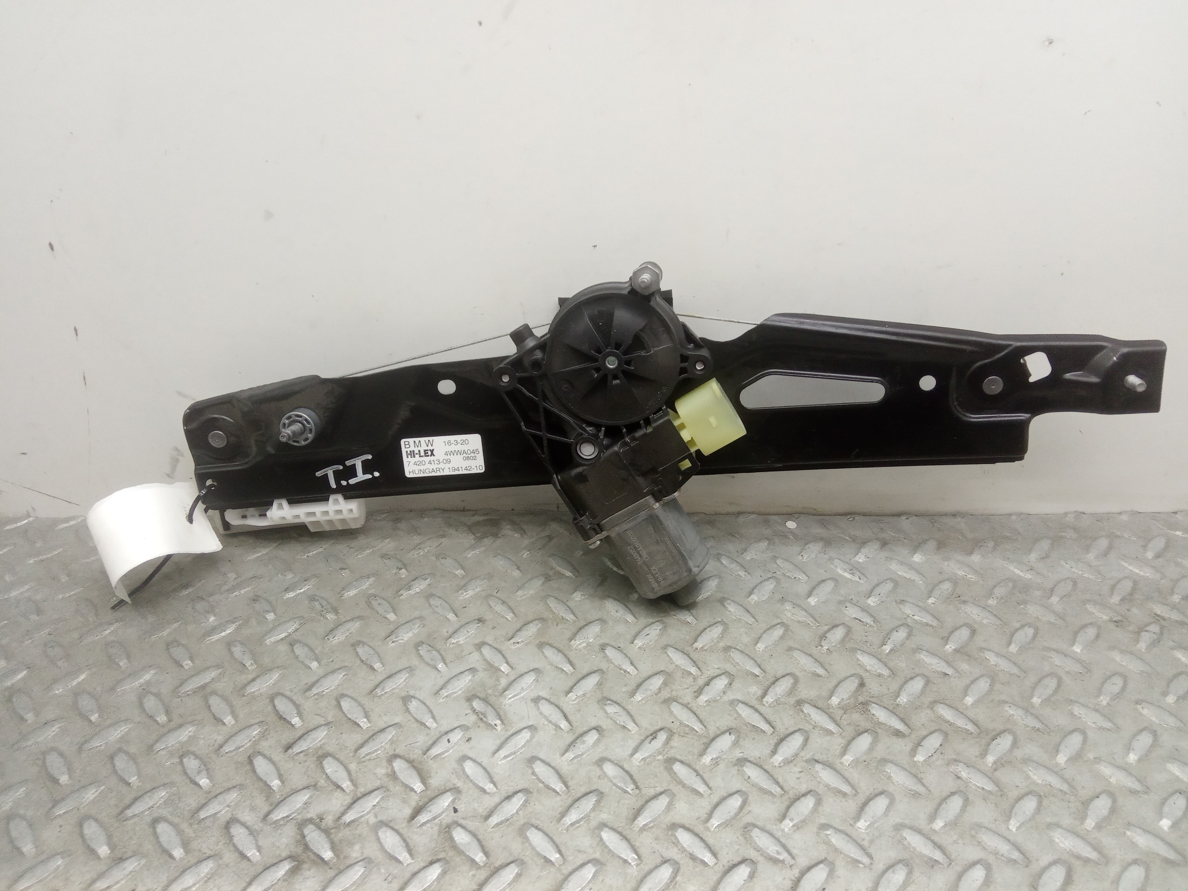 BMW X2 F39 (2017-2023) Rear left door window lifter 7413052 23691361