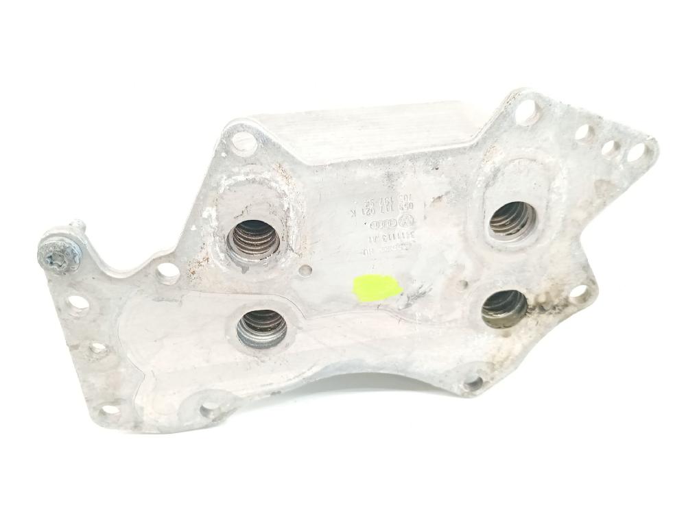 Enfriador de aceite motor CAS 059117021K de Volkswagen Touareg (7p5, 7p6) 2010-2018 240 CV - pieza usada