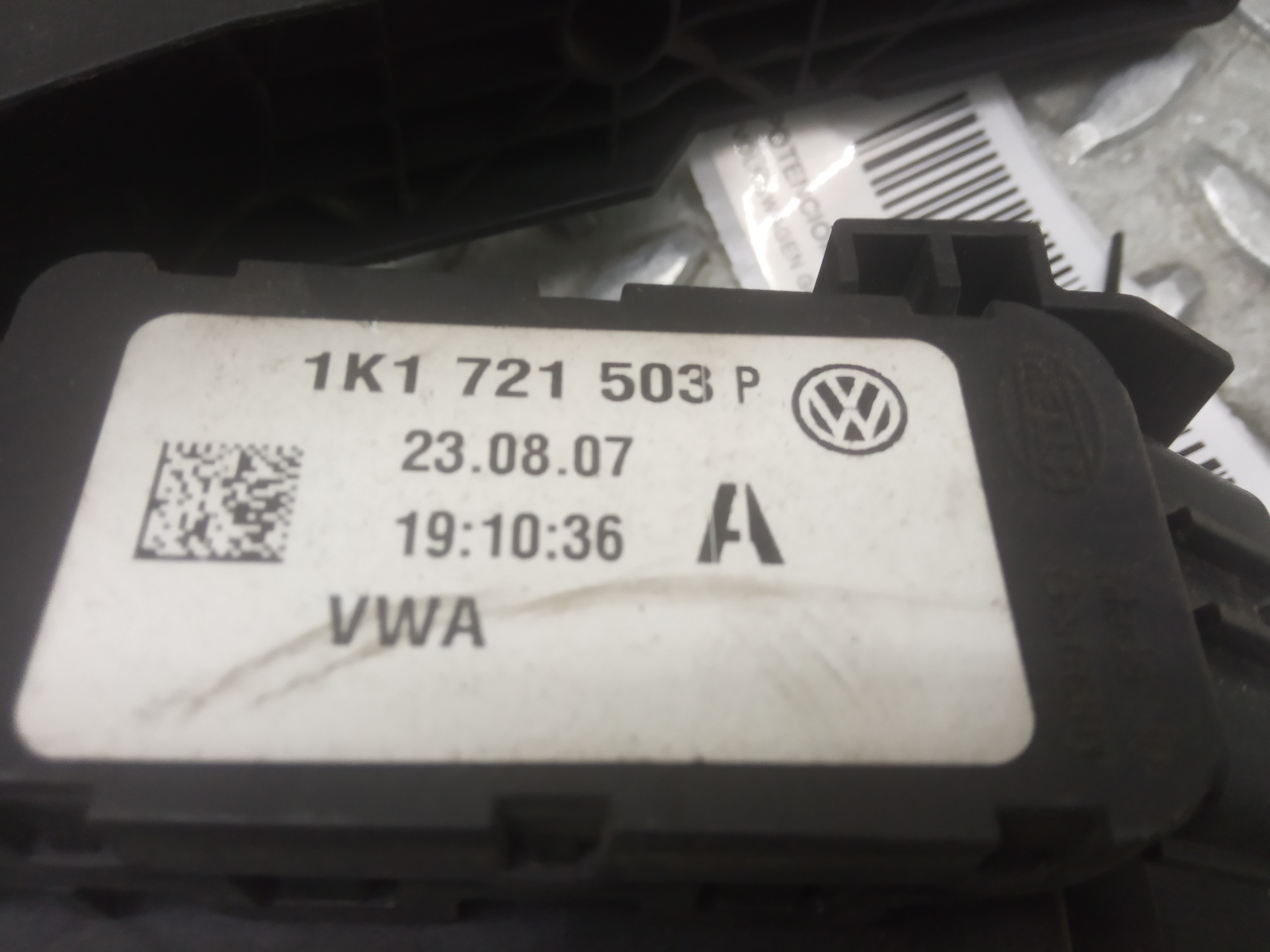 VOLKSWAGEN Golf 5 generation (2003-2009) Alte piese ale carcasei 1K1721503P 23691950