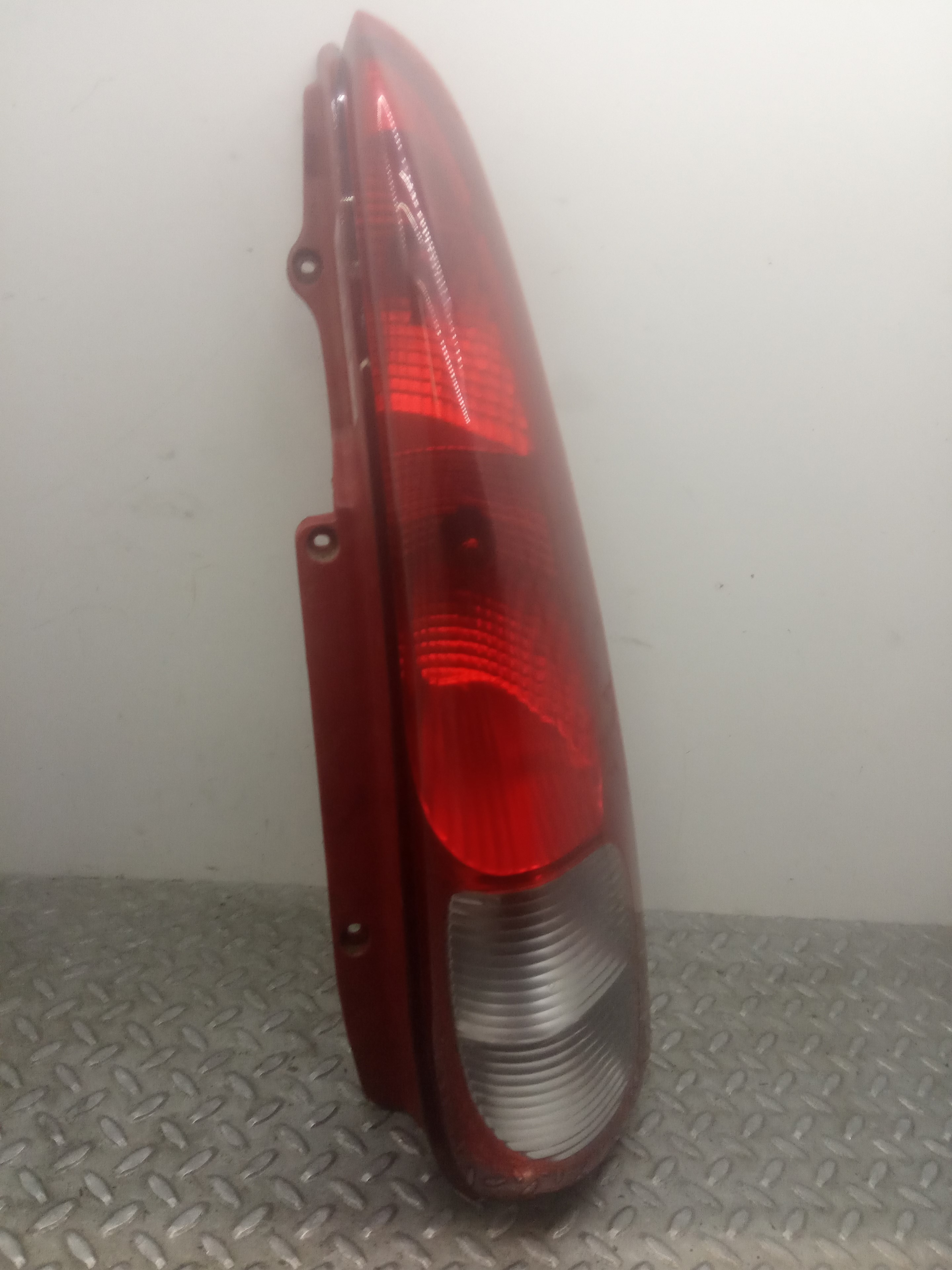 CHEVROLET Rezzo 1 generation (2004-2009) Фонарь задний правый 23306275