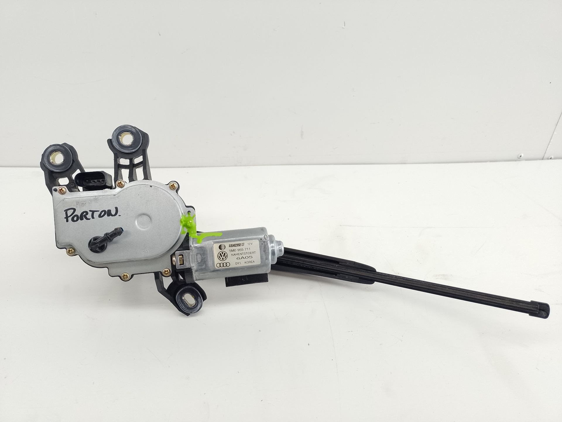 VOLKSWAGEN Golf Plus 2 generation (2009-2014) Tailgate  Window Wiper Motor 5M0955711 25194925