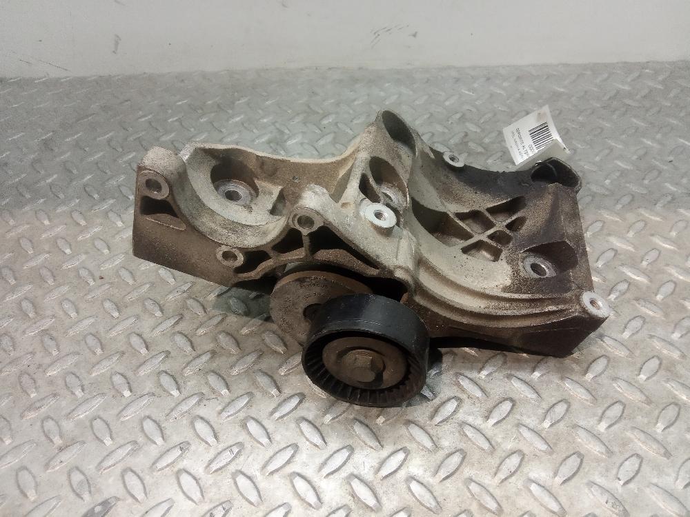 Soporte alternador A20DTH 55562863 de Opel Insignia a sedán (g09) 2008-2017 131 CV con 1 km - pieza usada