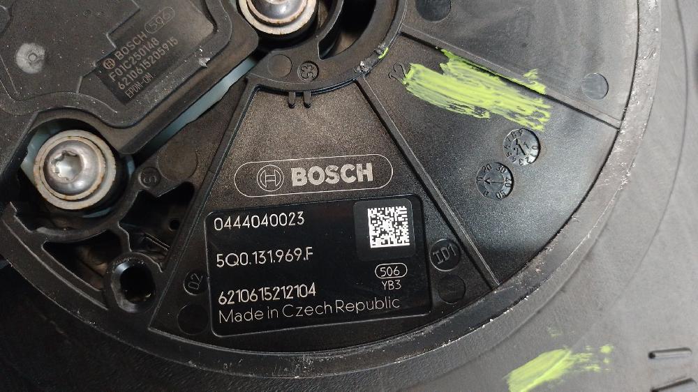 Deposito aditivo fap/adblue CZDA,CZEA 3Q0131877F de Volkswagen Passat b8 (3g2, cb2) 2014-2026 150 CV - pieza usada