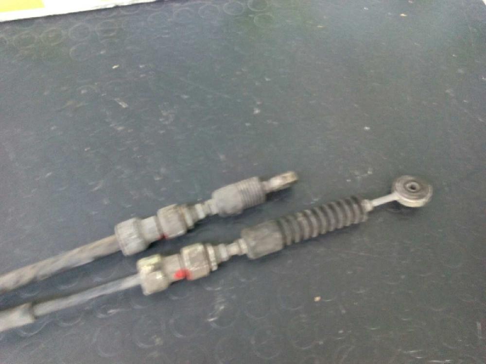 Varillaje cambio YD22 100KW de Nissan Almera ii hatchback (n16) 2000-2003 136 CV - pieza usada