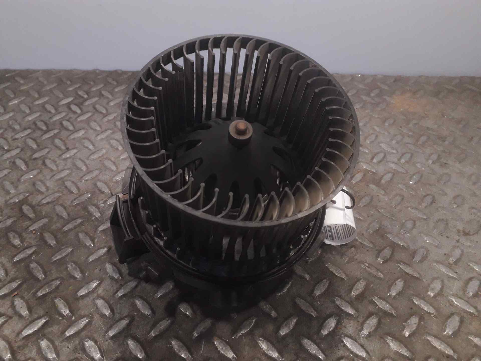 PEUGEOT 307 1 generation (2001-2008) Heater Blower Fan B6830 23369528