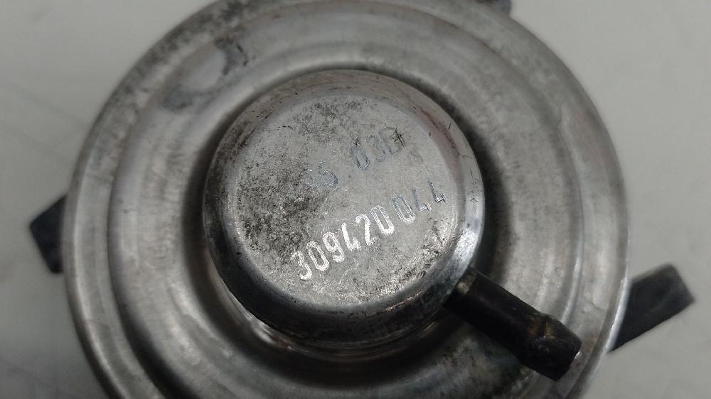 Válvula egr BXE 038129637D de Volkswagen Golf v (1k1) 2003-2008 105 CV con 1 km - pieza usada