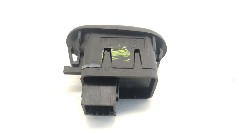 Mando elevalunas delantero izquierdo KFV 96401469XT de Citroen C3 i (fc_, fn_) 2002-0 73 CV - pieza usada