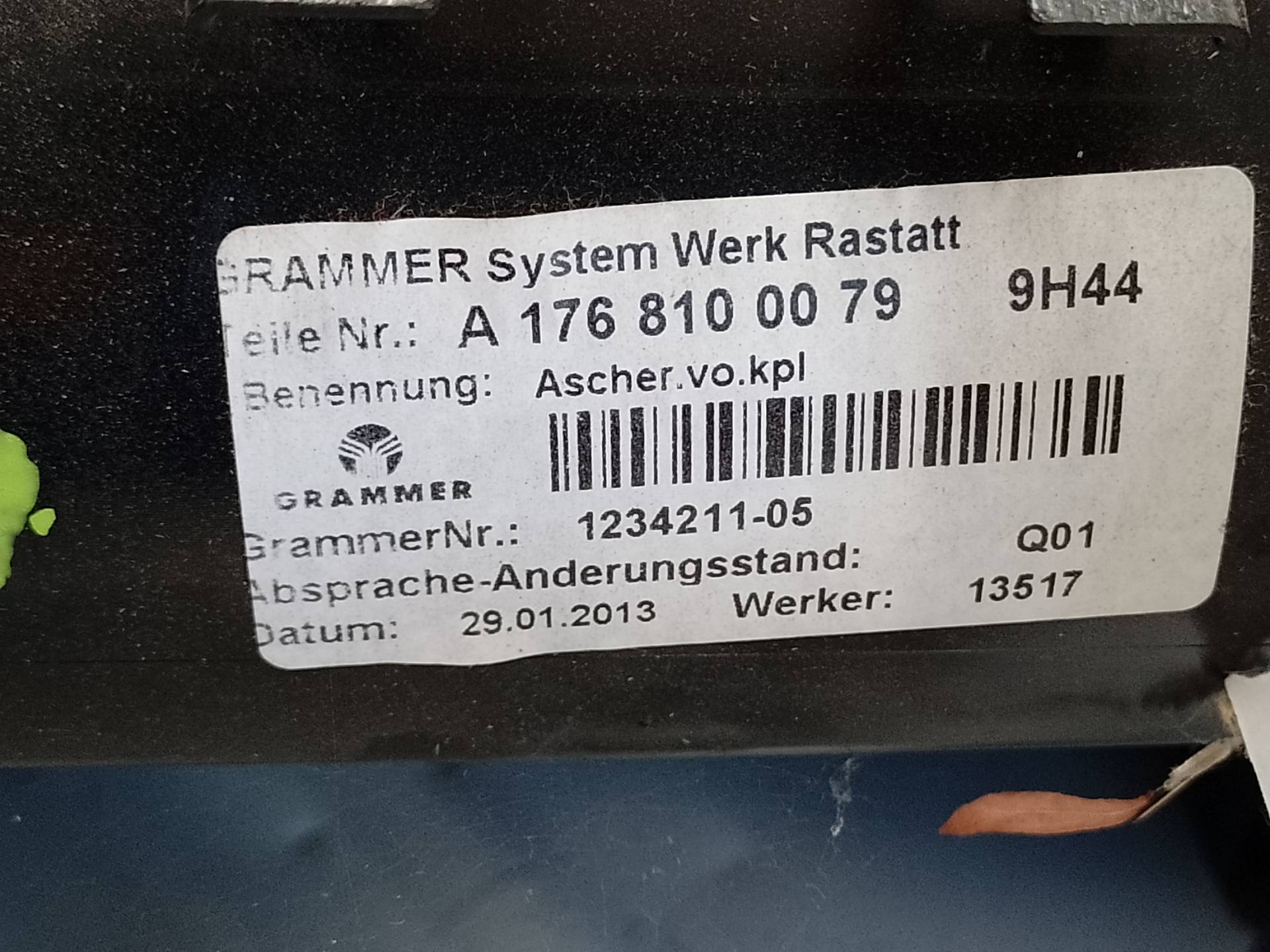 MERCEDES-BENZ A-Class W176 (2012-2018) Senterkonsoll A1766801350 25590004