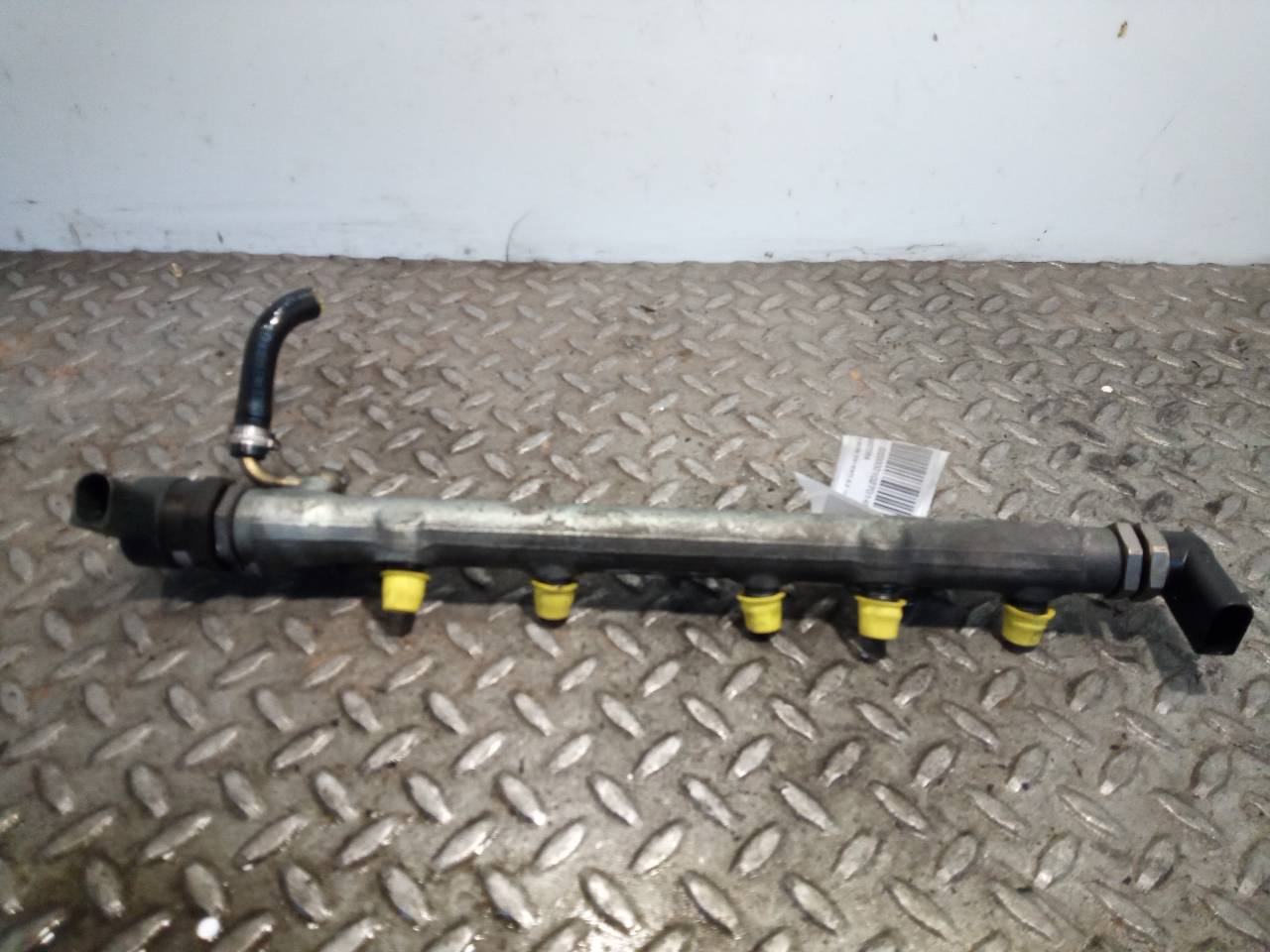 BMW 1 Series E81/E82/E87/E88 (2004-2013) Fuel Rail 7787164 23703801