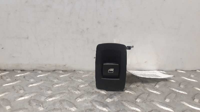 BMW 1 Series E81/E82/E87/E88 (2004-2013) Rear Right Door Window Control Switch 6945874 18774134