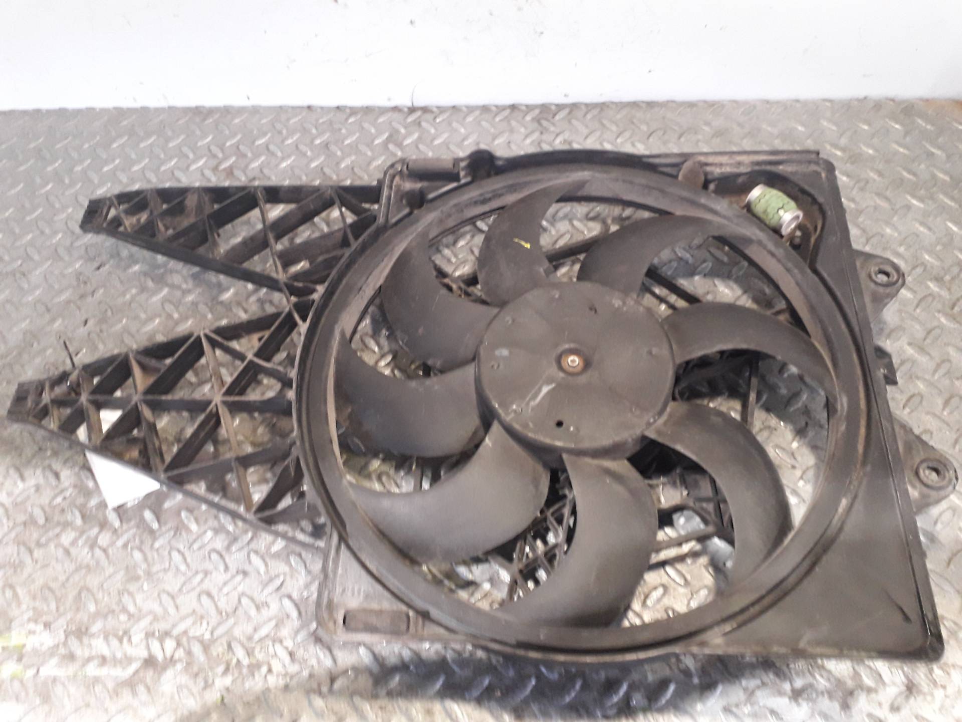 CITROËN C5 1 generation (2001-2008) Diffuser Fan 882300200 21618656