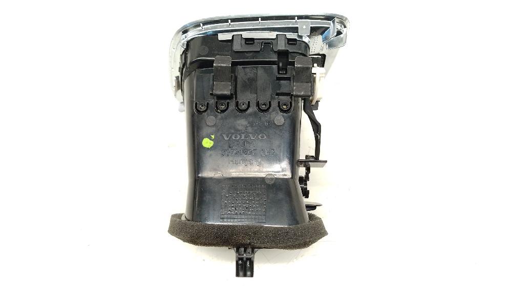 Aireador derecho D 4204 T13,D 4204 T8 30791697 de Volvo V40 cross country (526) 2012-2015 120 CV con 194182 km - pieza usada