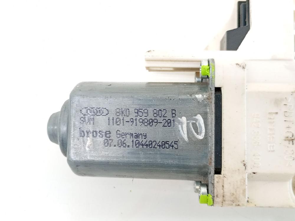 Motor elevalunas delantero derecho CAS 8K0959802B de Volkswagen Touareg (7p5, 7p6) 2010-2018 240 CV - pieza usada