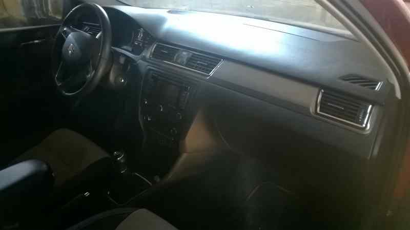 SEAT Toledo 4 generation (2012-2020) Priekinių kairių durų išorinė rankenėlė 5N0837205MGRU 18548412