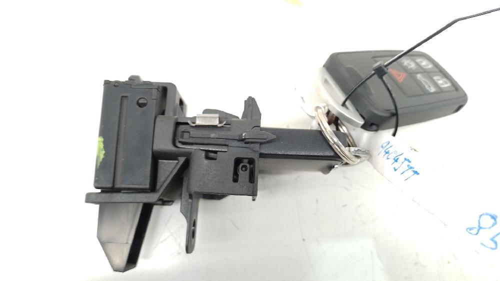 Llave rueda D 4204 T13,D 4204 T8 28227917 de Volvo V40 cross country (526) 2012-2015 120 CV con 194182 km - pieza usada