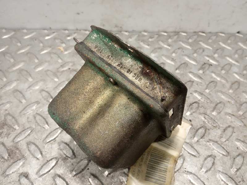 Caja de relés / fusibles de Seat 600 0-0 con 1 km - pieza usada