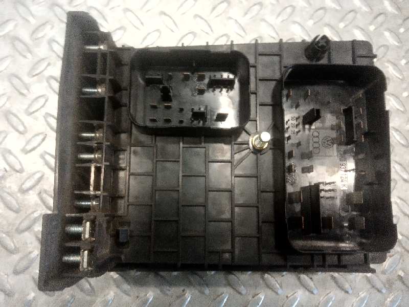 VOLKSWAGEN Passat B6 (2005-2010) Fuse Box 1K0937124K 20990445