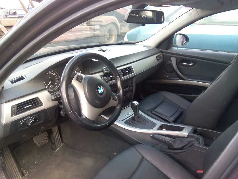 BMW 3 Series E90/E91/E92/E93 (2004-2013) Galinė dešinė vidinė atidarymo rankelėlė 18645104