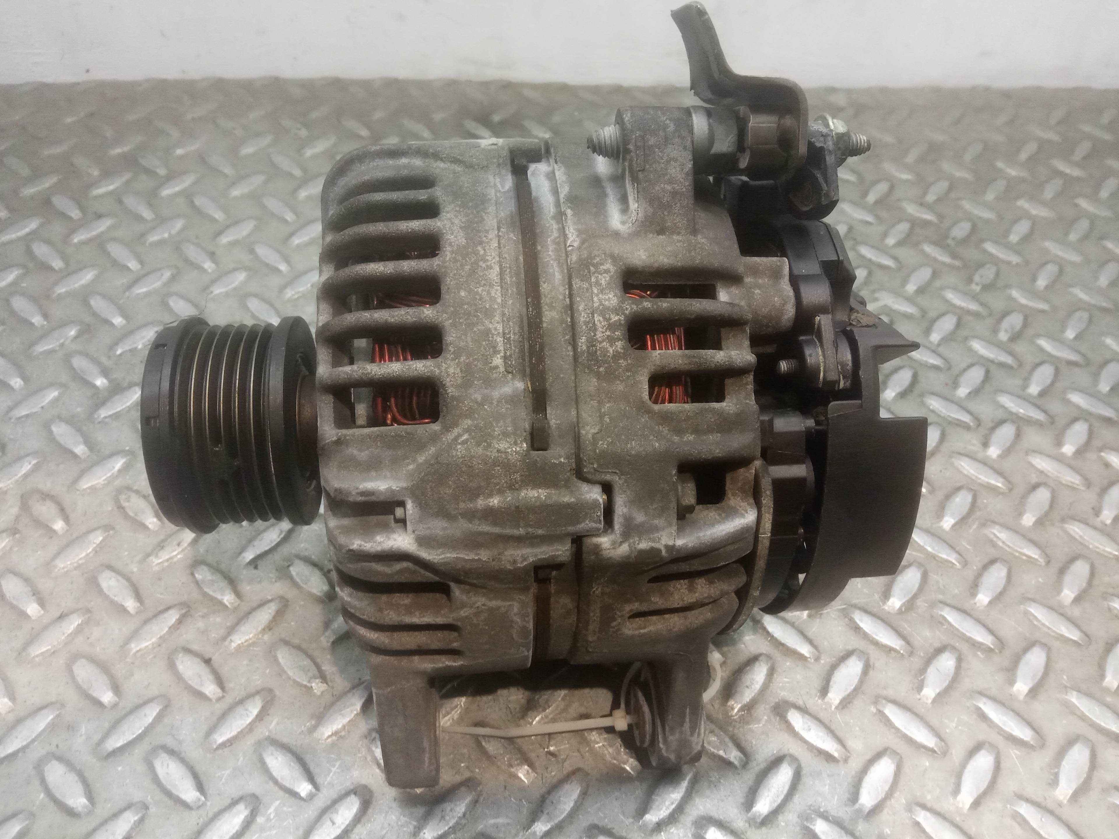 AUDI Clio 3 generation (2005-2012) Alternator 0124425037, 0124425037, 8200390675 21006355