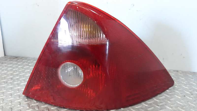 FORD Mondeo 3 generation (2000-2007) Rear Right Taillight Lamp 1371849 18682124