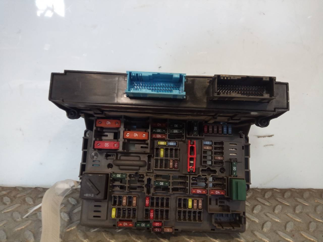 BMW 1 Series E81/E82/E87/E88 (2004-2013) Fuse Box B010110700, B010110700 20990929