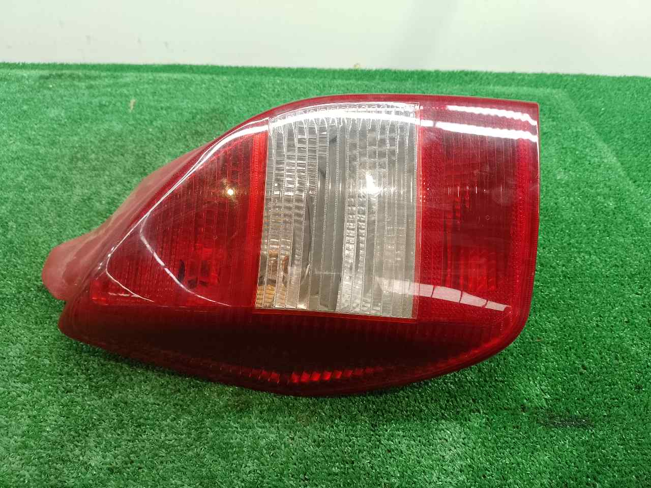 FORD USA C2 1 generation (2003-2009) Rear Left Taillight 24102281