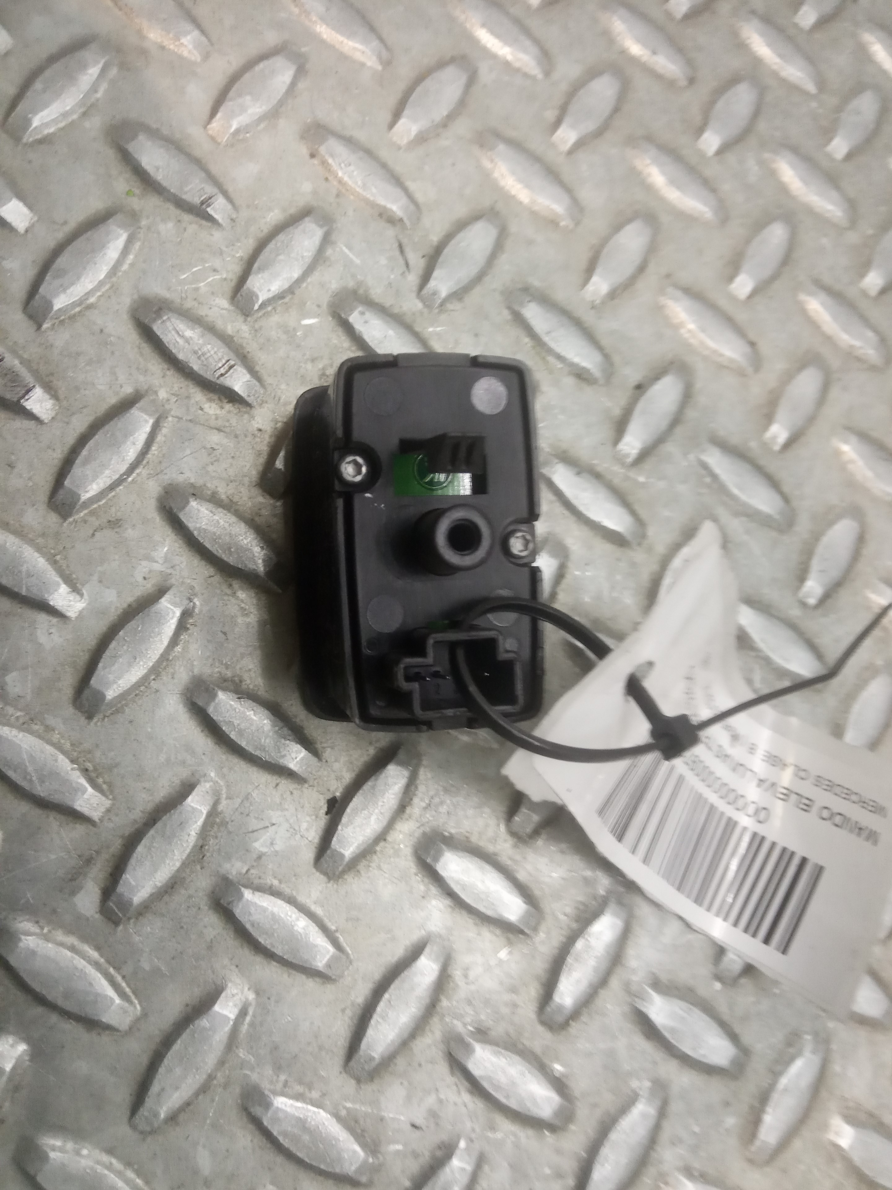 MERCEDES-BENZ B-Class W245 (2005-2011) Rear Right Door Window Control Switch A2518200510 23692904