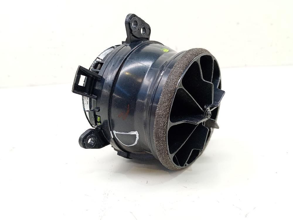 Aireador derecho 2ZR-FXE 5556862280 de Toyota Auris (_e15_) 2007-2012 136 CV con 130199 km - pieza usada