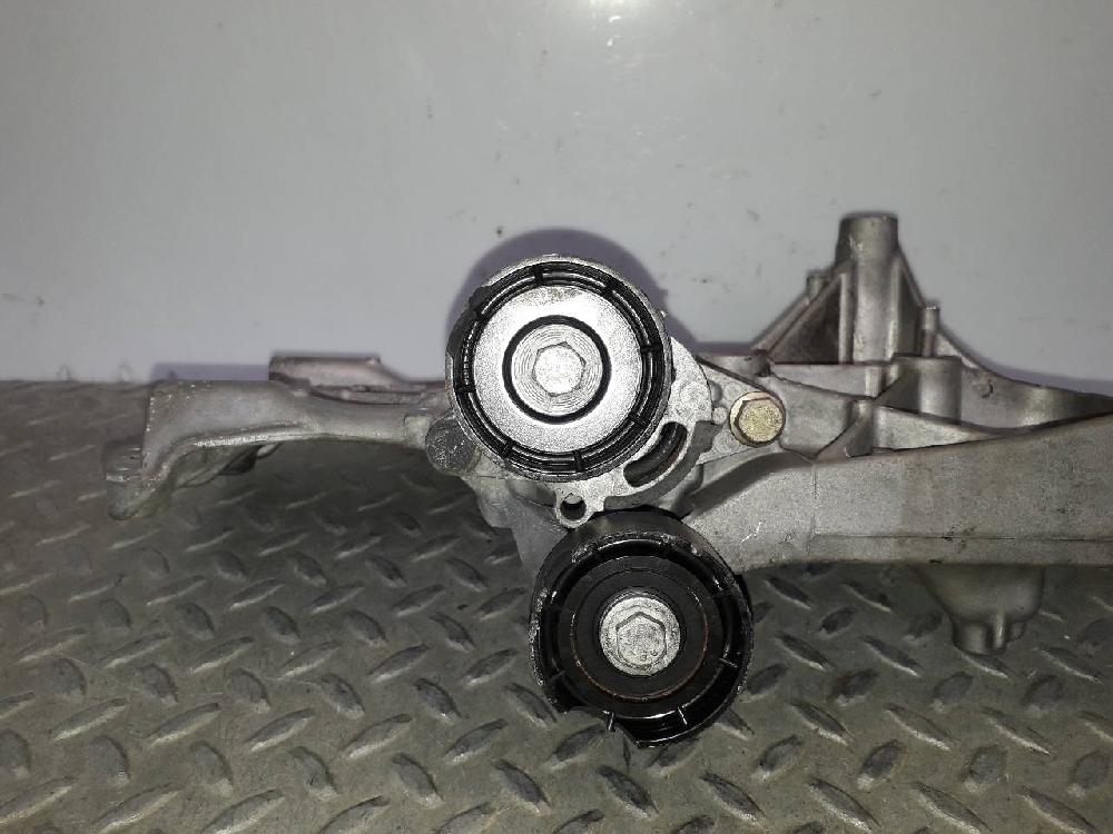 Soporte alternador K7M A7 7700274249 de Renault Megane i berlina hatchback (ba0) 1995-1999 90 CV con 92342 km - pieza usada