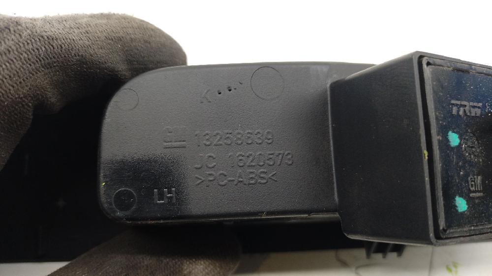 Mando elevalunas trasero izquierdo A 16 XER,B 16 XER 13301888 de Opel Astra j (p10) 2009-2015 115 CV con 194671 km - pieza usada