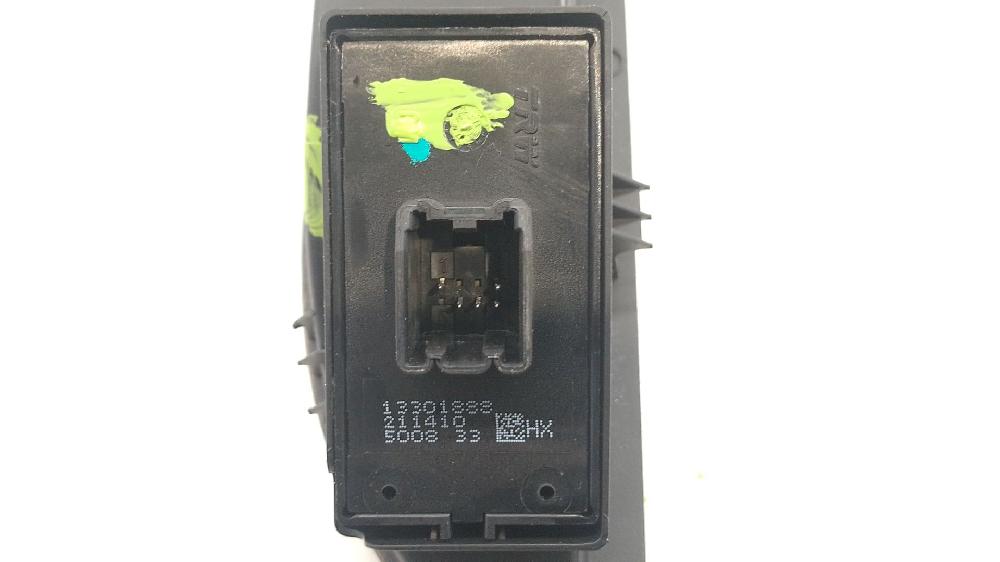 Mando elevalunas trasero derecho B 16 DTL 13301888 de Opel Astra j (p10) 2009-2015 110 CV - pieza usada