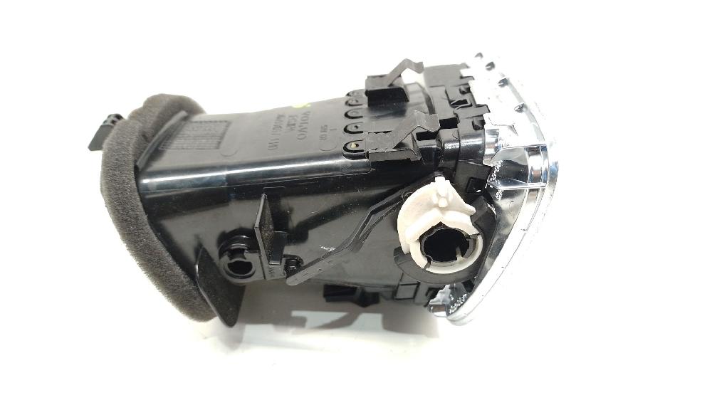 Aireador derecho D 4204 T13,D 4204 T8 30791697 de Volvo V40 cross country (526) 2012-2015 120 CV con 194182 km - pieza usada