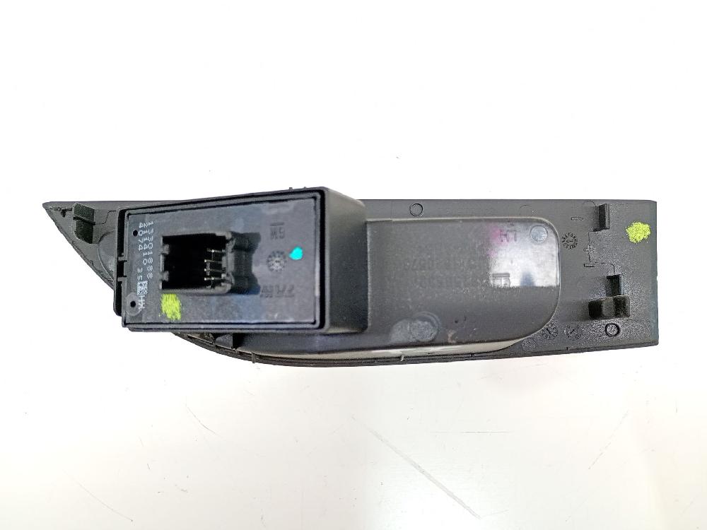 Mando elevalunas trasero izquierdo B 16 DTL 13301888 de Opel Astra j (p10) 2009-2015 110 CV con 148683 km - pieza usada