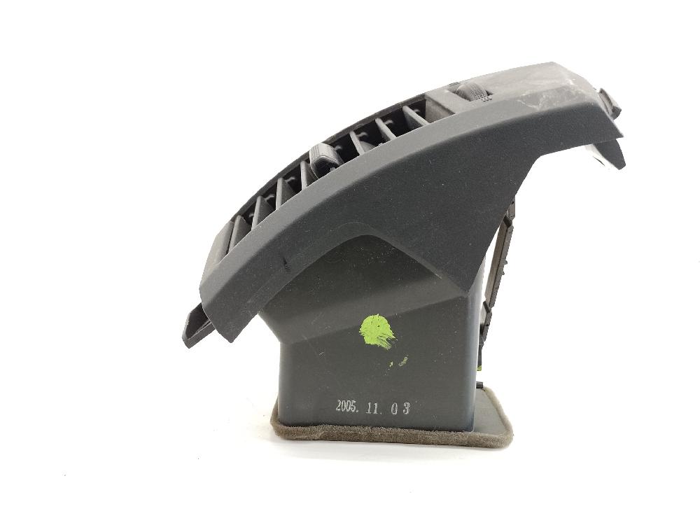 Carcasa aireador trasero central RF C236GM932 de Mazda 5 (cr) 2005-2010 143 CV con 1 km - pieza usada
